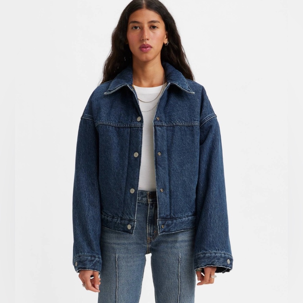 NWOT Levis reversible bubble trucker jacket